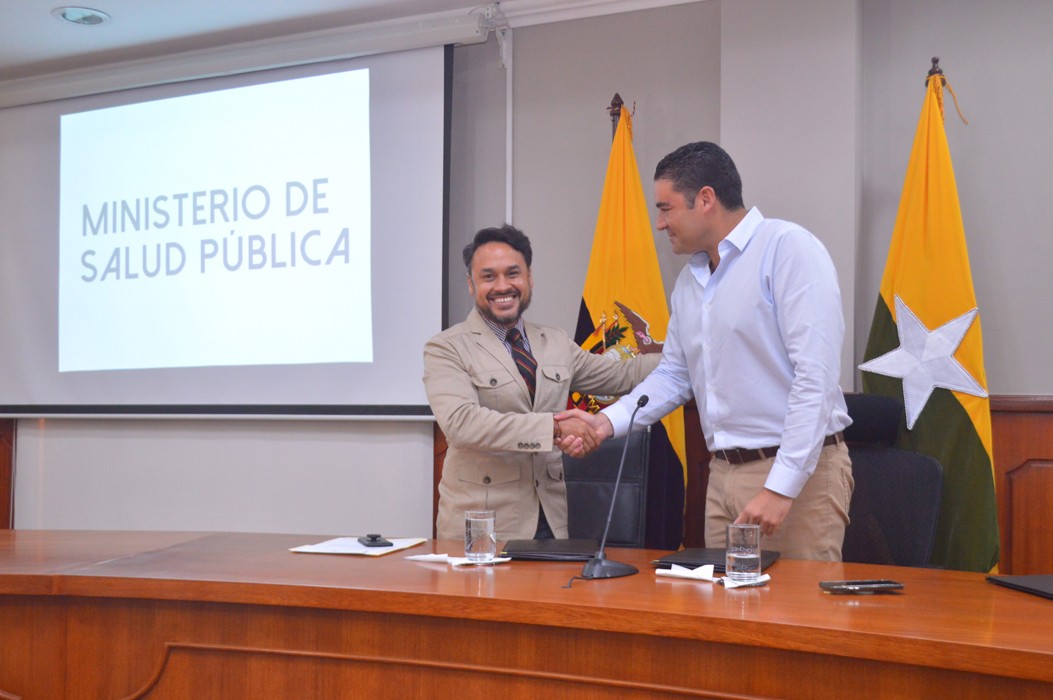 El Alcalde Juan José Yúnez firma convenio de Salud para Samborondón